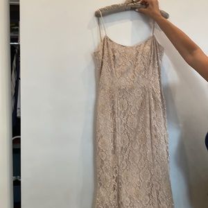 GORGEOUS GOLD GOWN MIEKA SIZE 6